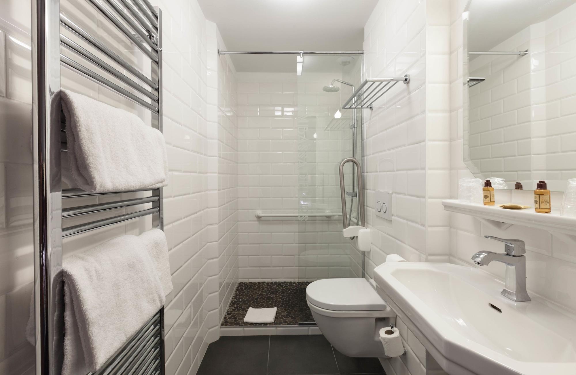 Ambassadeurs Logis Hotel Saint-Malo Bagian luar foto