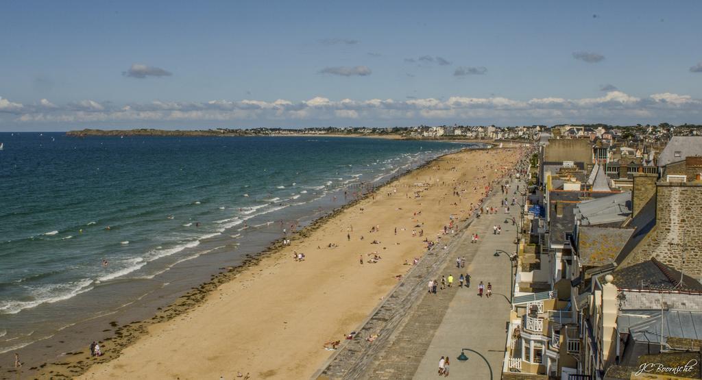 Ambassadeurs Logis Hotel Saint-Malo Bagian luar foto