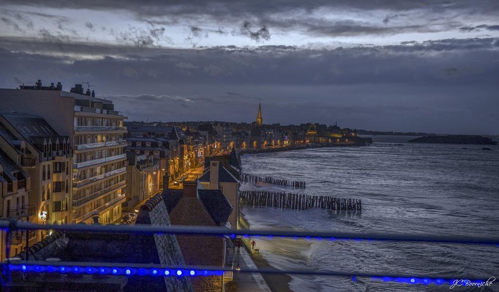 Ambassadeurs Logis Hotel Saint-Malo Bagian luar foto