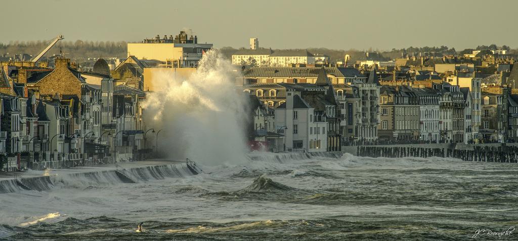 Ambassadeurs Logis Hotel Saint-Malo Bagian luar foto